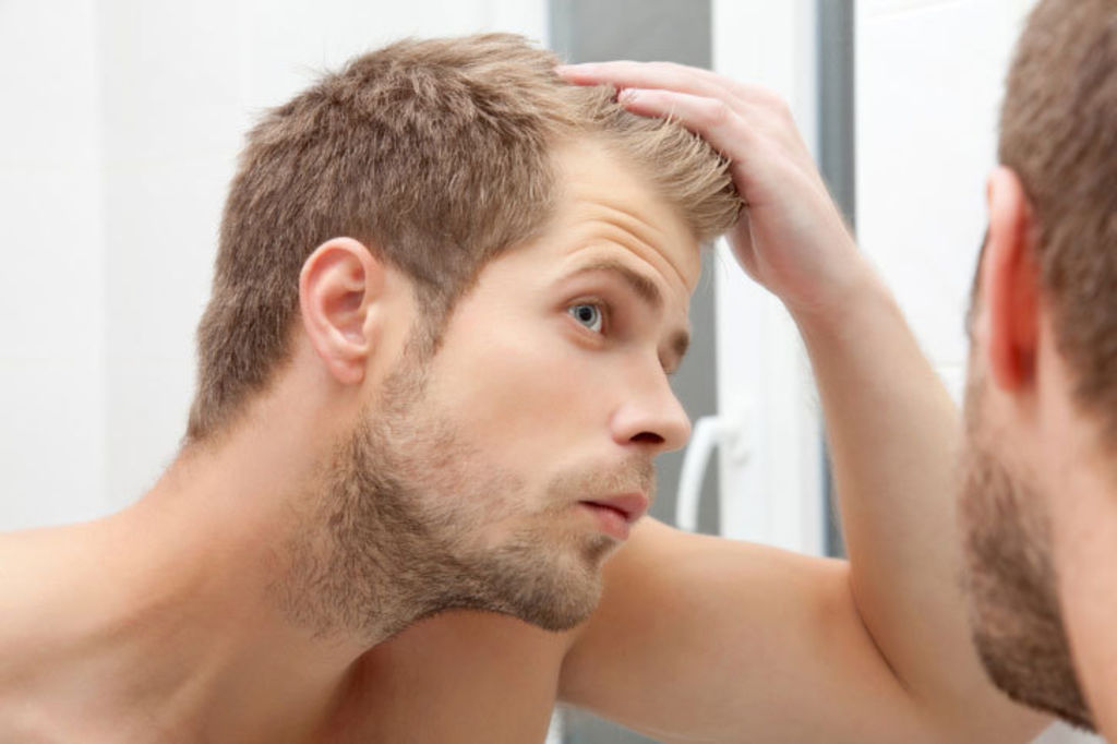 Scopri di più sull'articolo Quando i capelli cadono: Telogen effluvium